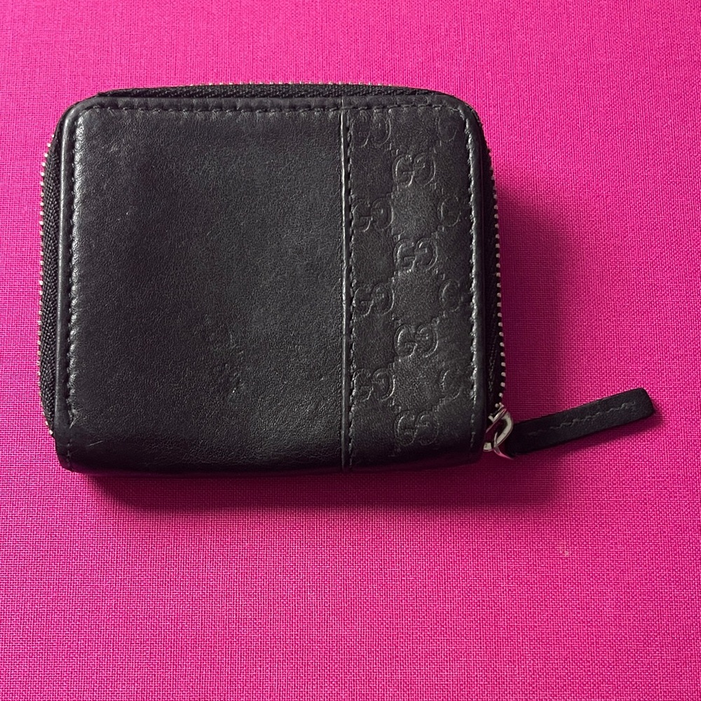 Gucci Black Leather Zip Wallet
